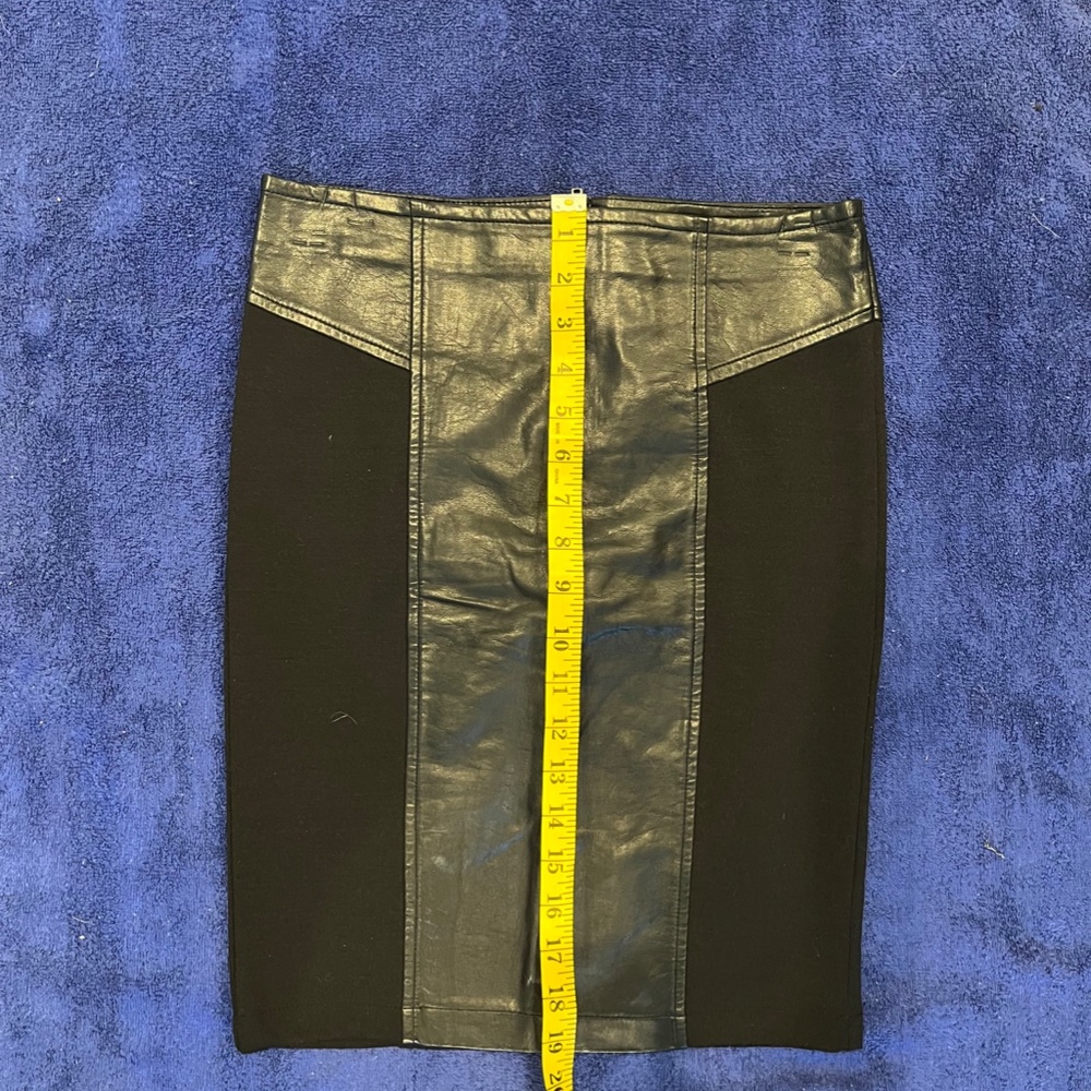 Forever 21 faux leather on half of skirt black skirt Size Medium see notes - Picture 10 of 10